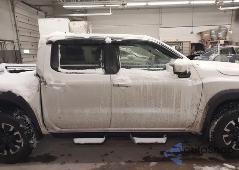 2023 Nissan Frontier Pro-4X 4X4 z USA, uszkodzony, nr VIN 1N6ED1EK1PN629965